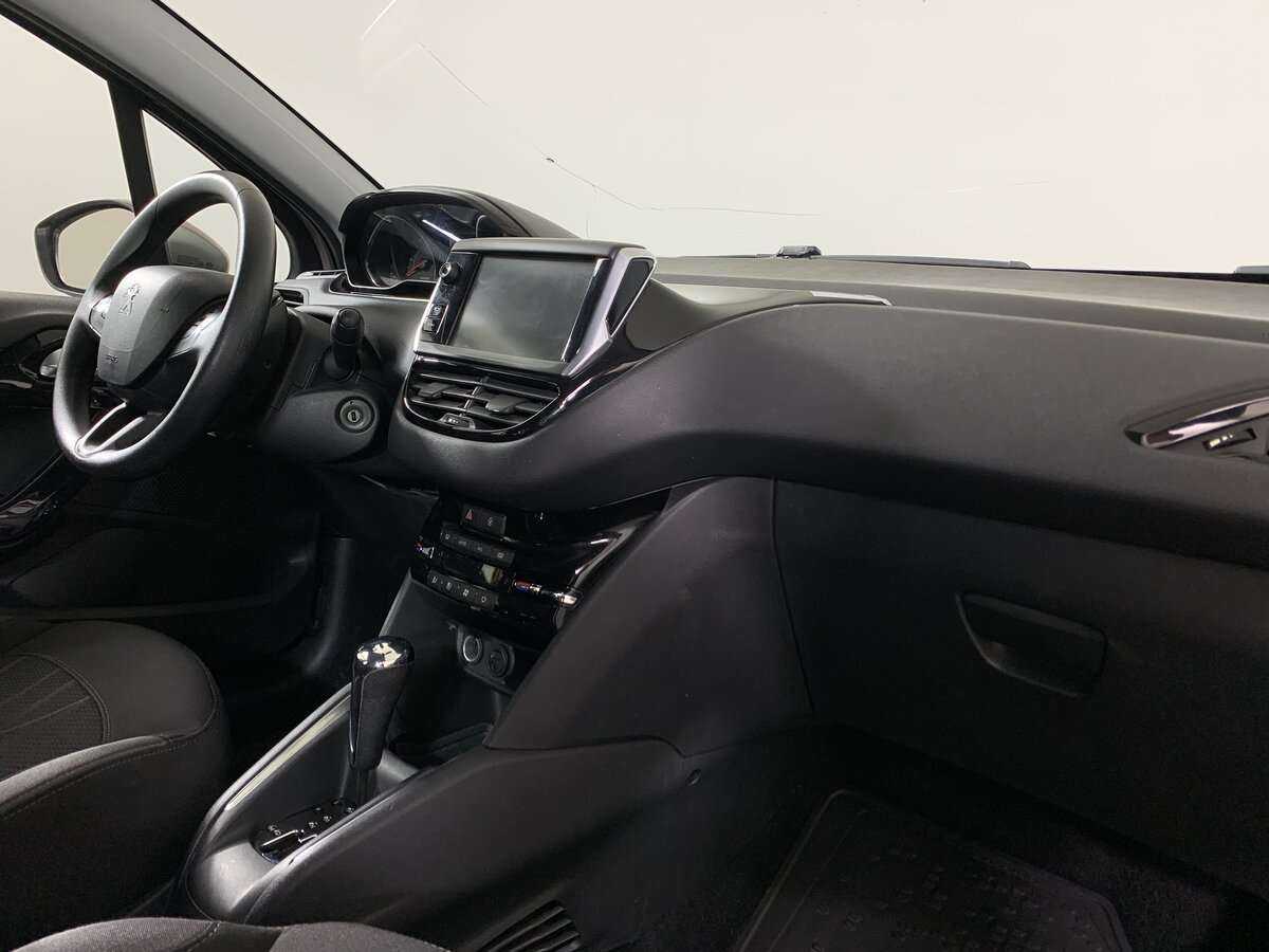 Peugeot 208, 2013 Фото №11