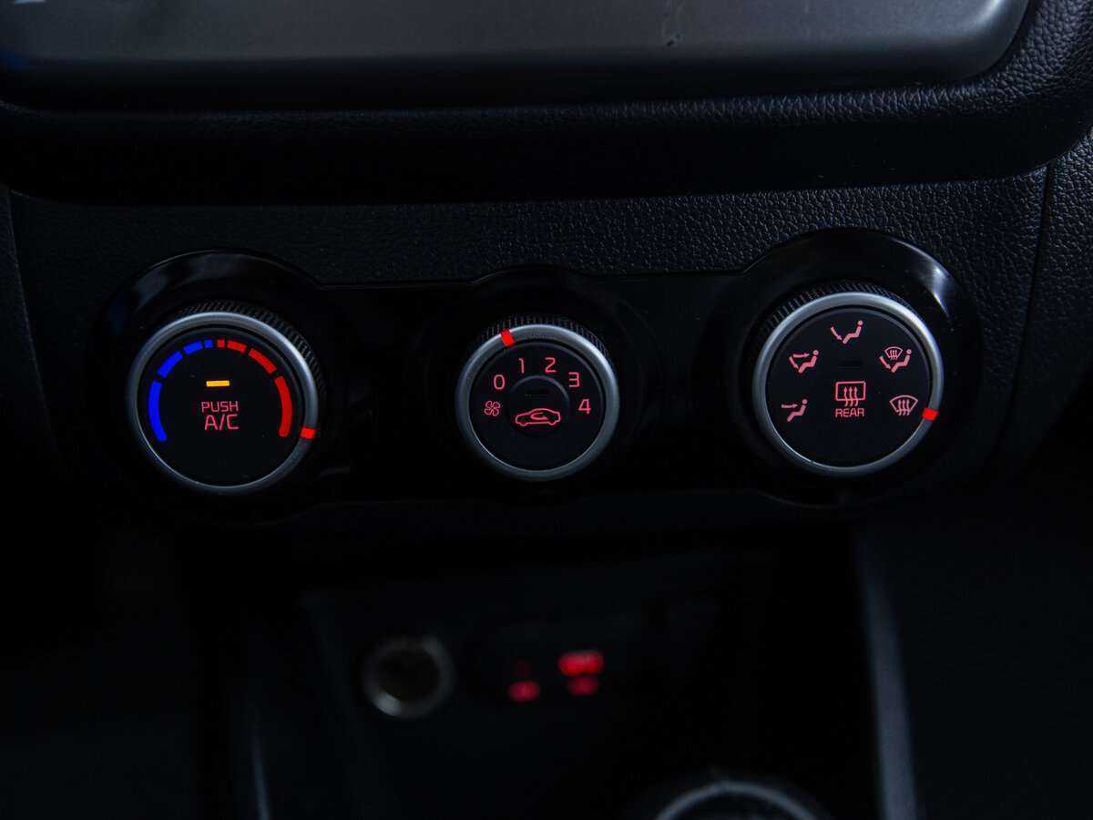 Kia Rio, 2017 Фото №15