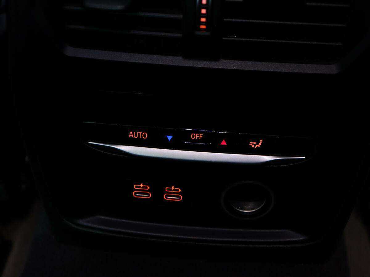 BMW 3 серии 318d, 2019 Фото №14