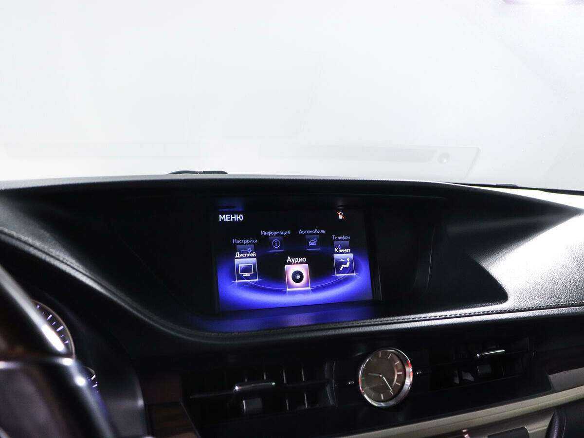 Lexus ES 200, 2016 Фото №13