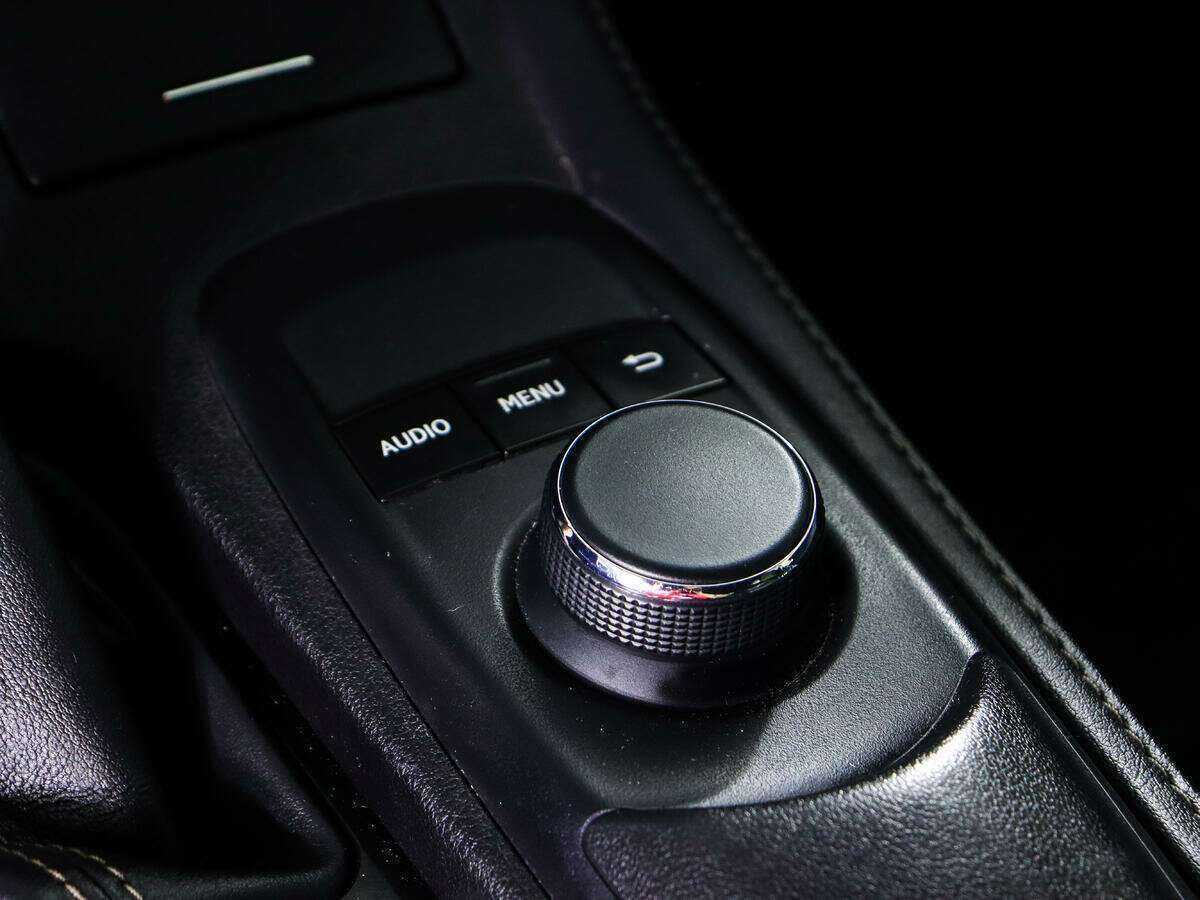 Lexus ES 200, 2016 Фото №15