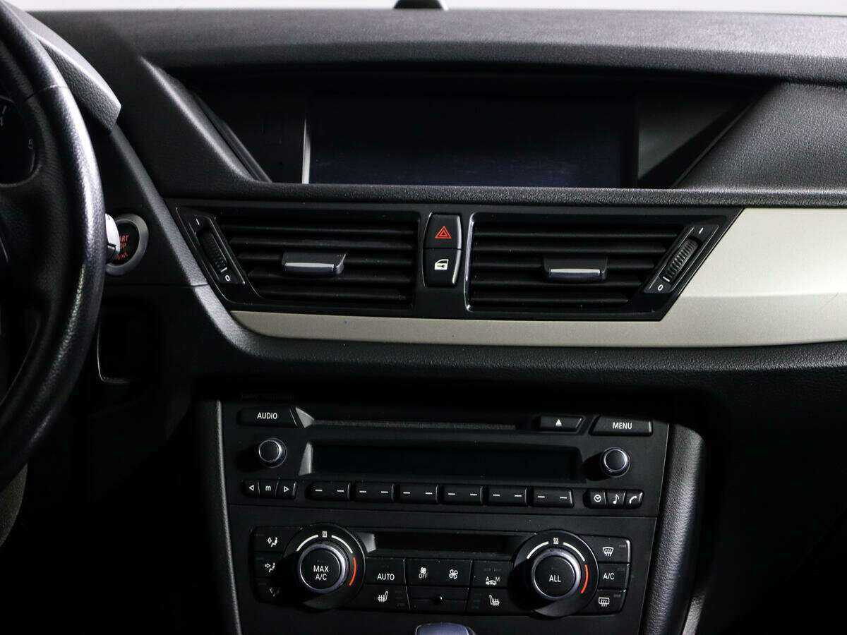 BMW X1 18i, 2014 Фото №11