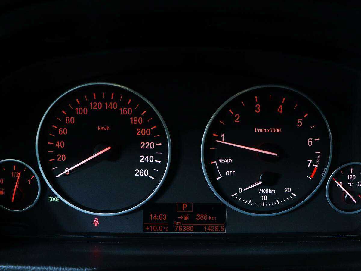 BMW 3 серии 316i, 2014 Фото №10