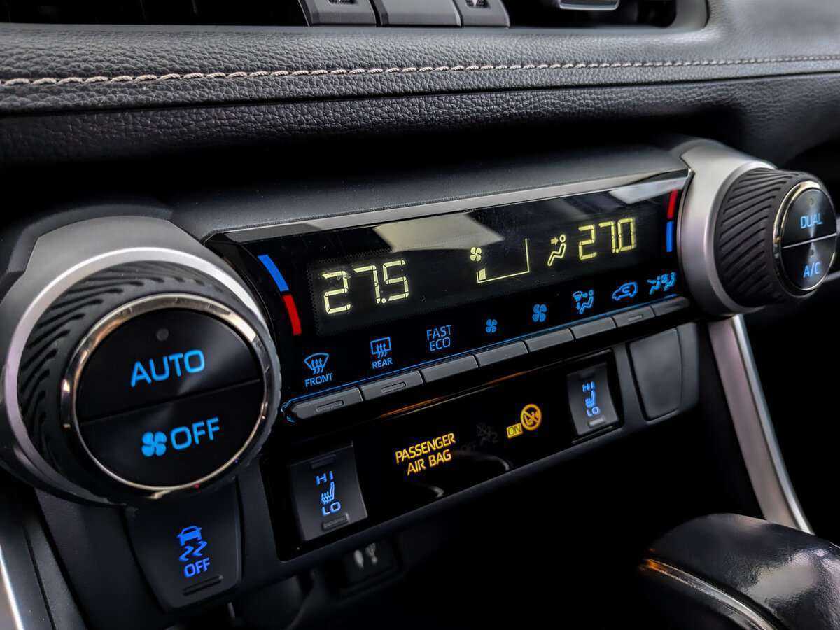 Toyota RAV4, 2020 Фото №21