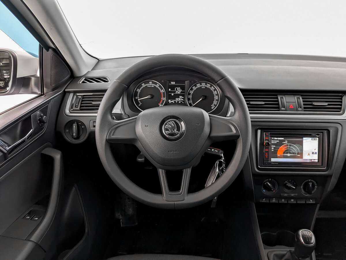 Skoda Rapid, 2017 Фото №17