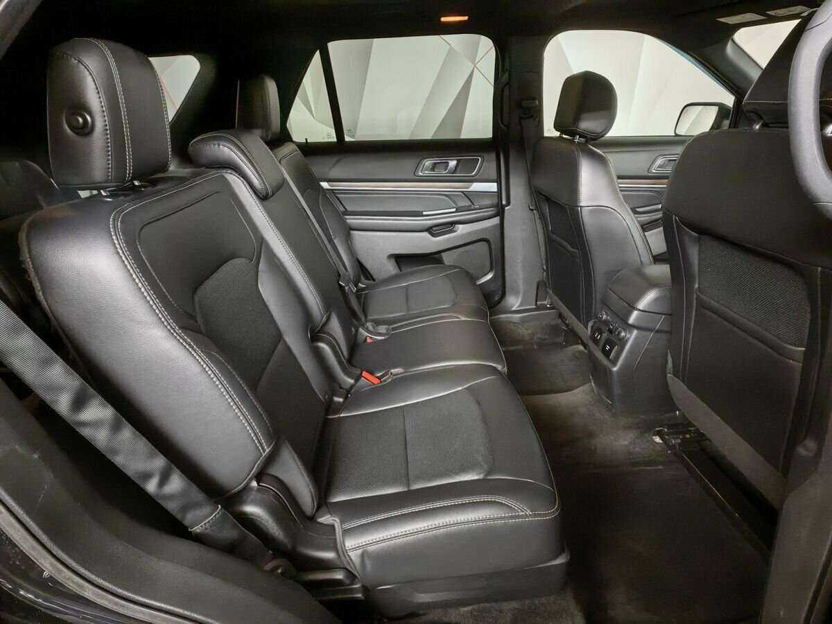 Ford Explorer, 2017 Фото №11