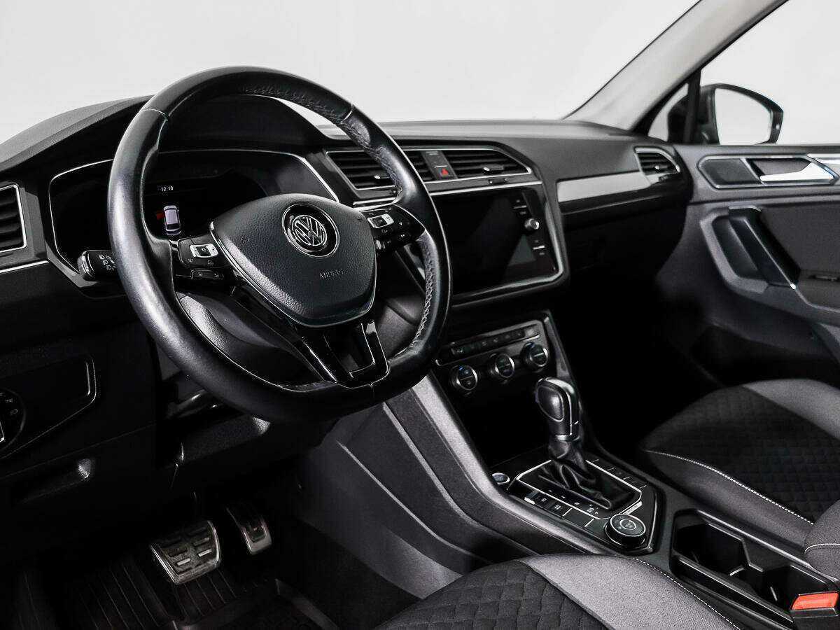 Volkswagen Tiguan, 2018 Фото №9