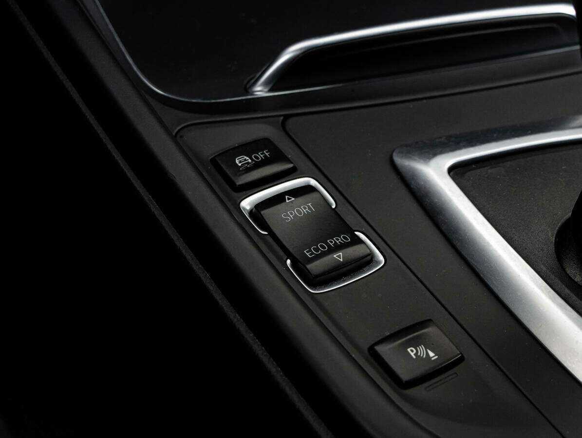 BMW 3 серии 320i xDrive, 2017 Фото №17