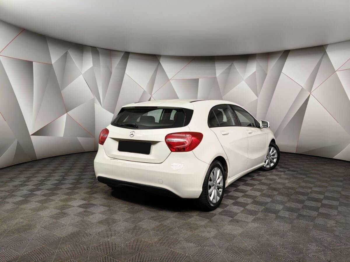 Mercedes-Benz A-Класс 180, 2014 - 217 768 км. | Фото №2