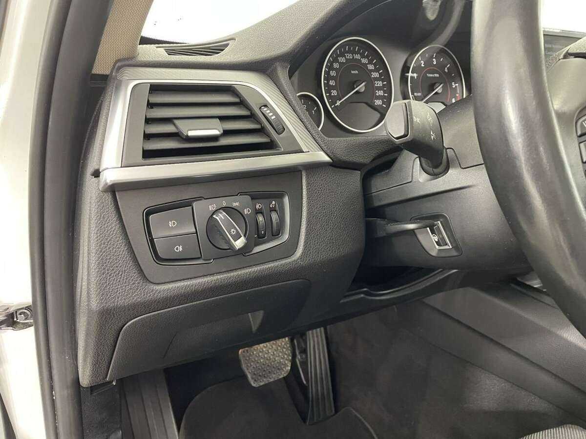 BMW 3 серии 320d xDrive, 2018 Фото №9