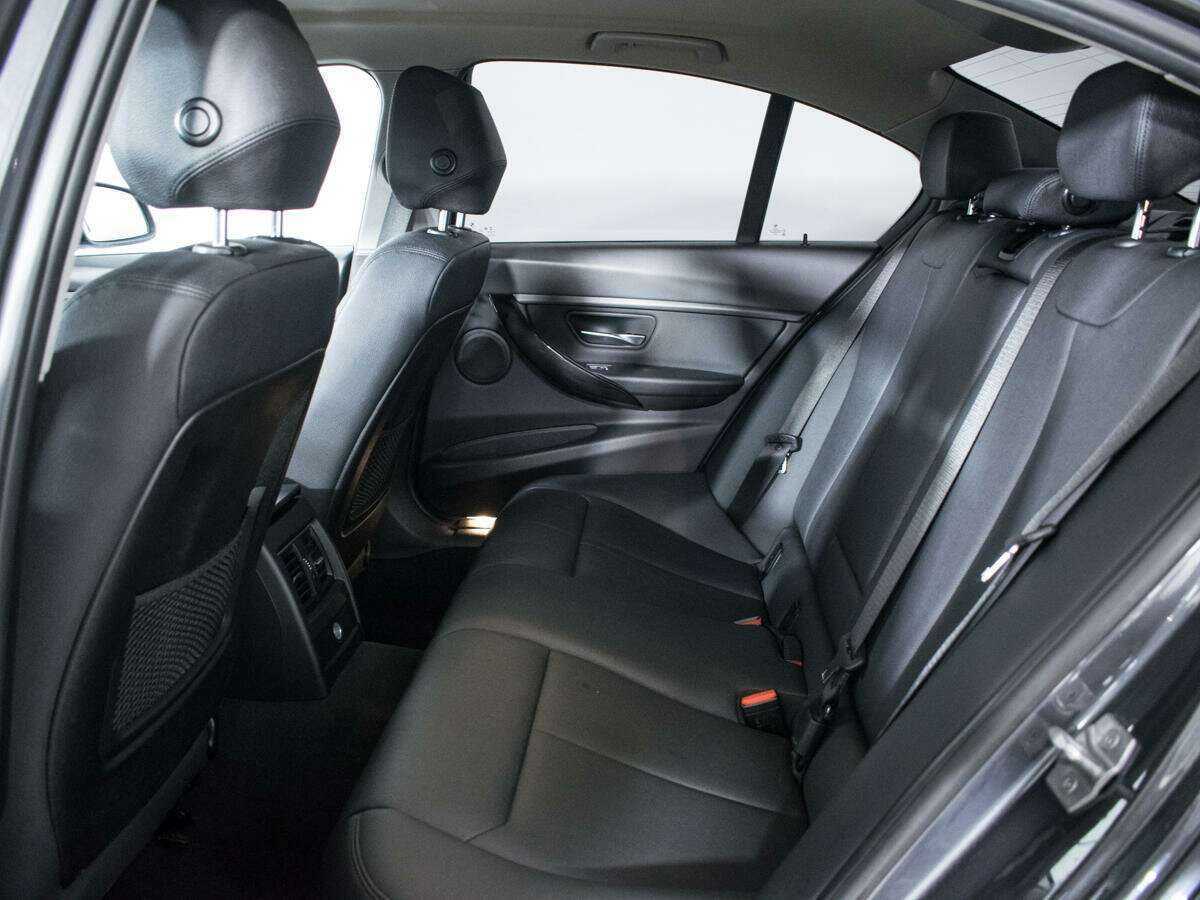 BMW 3 серии 318i, 2017 Фото №10