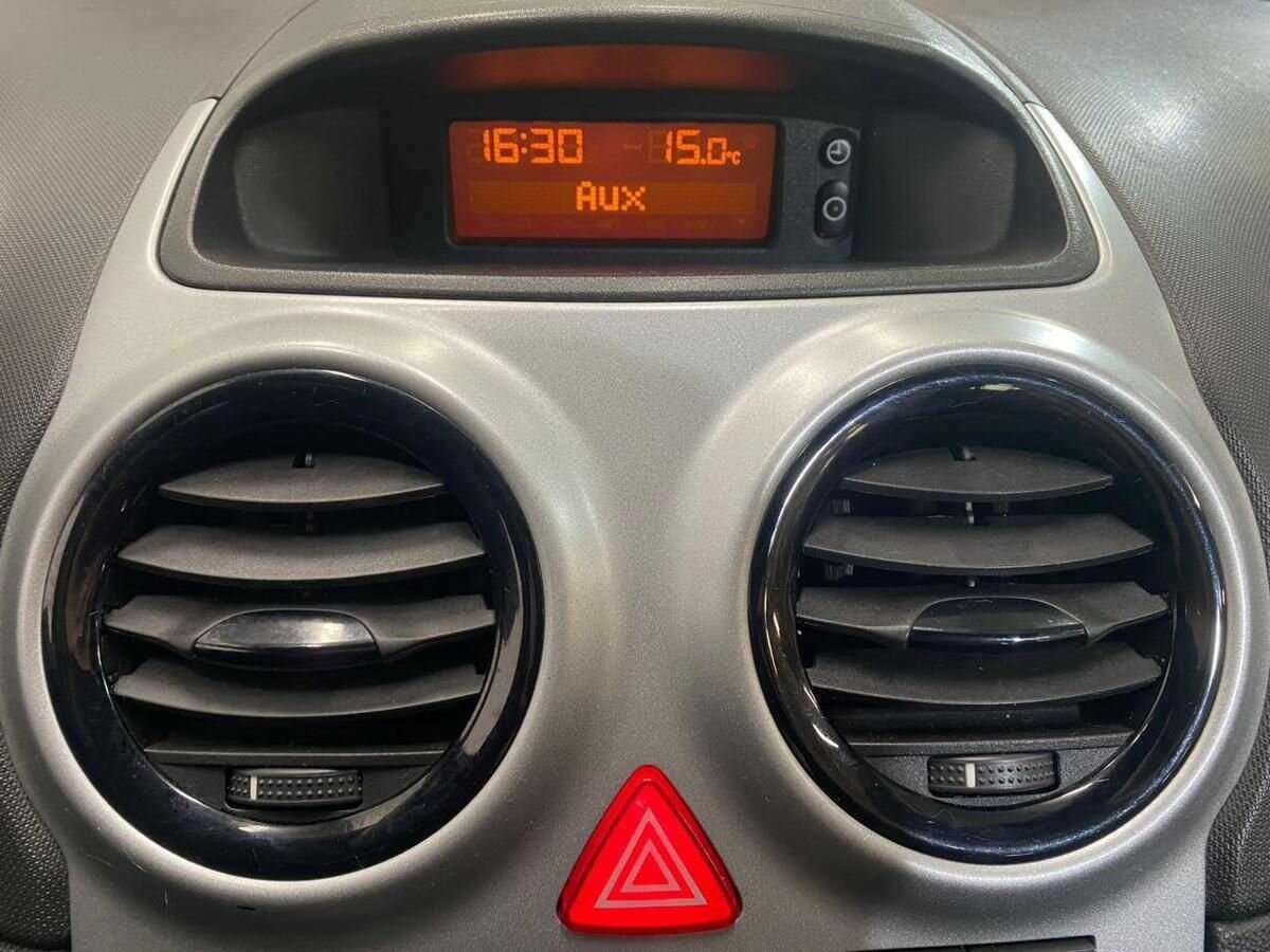 Opel Corsa, 2012 Фото №14