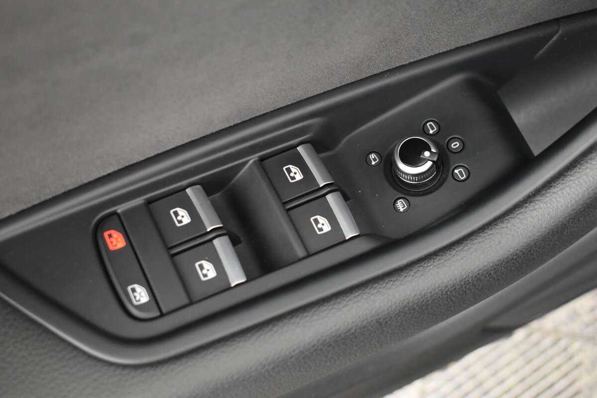 Audi A4, 2018 Фото №11