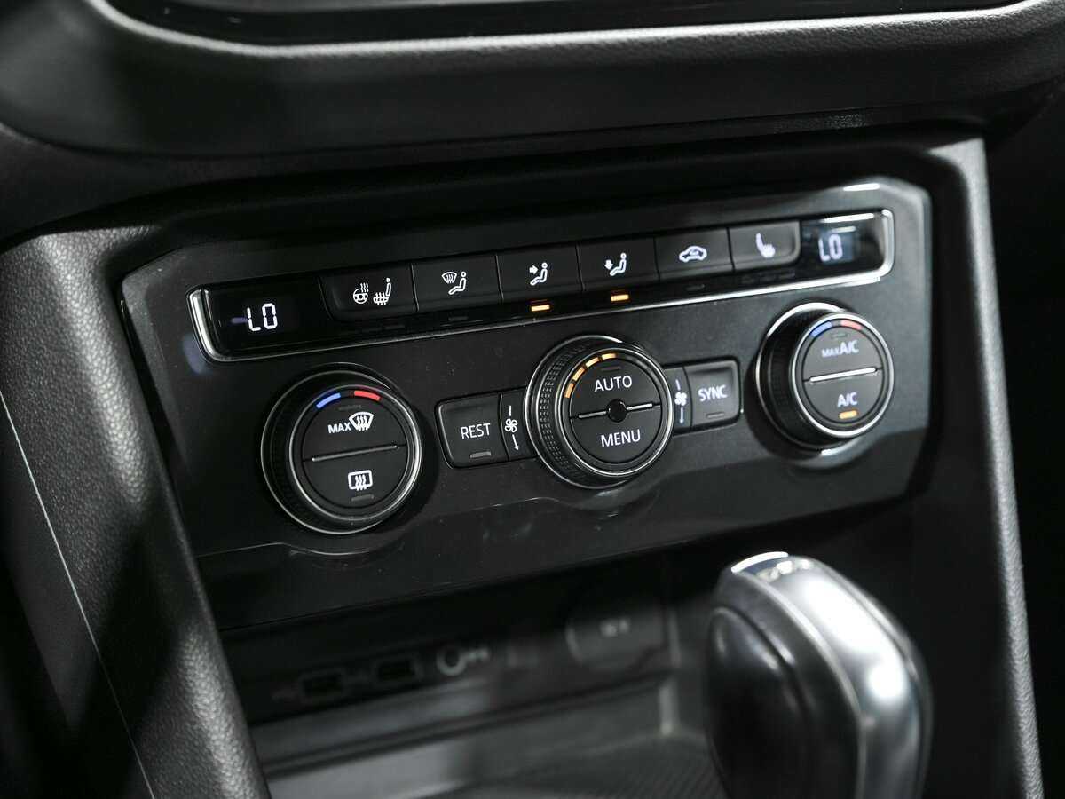 Volkswagen Tiguan, 2018 Фото №10