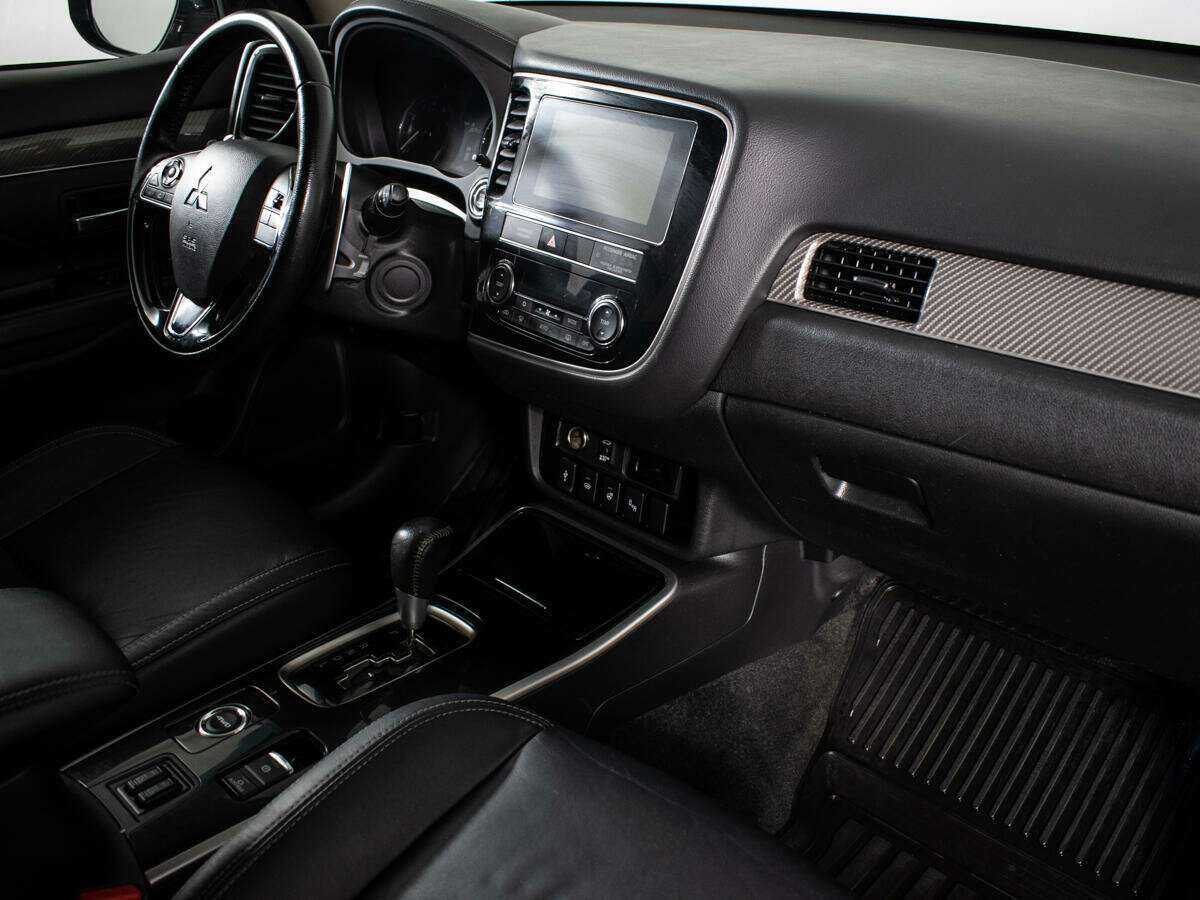Mitsubishi Outlander, 2018 - 113 000 км. | Фото №6