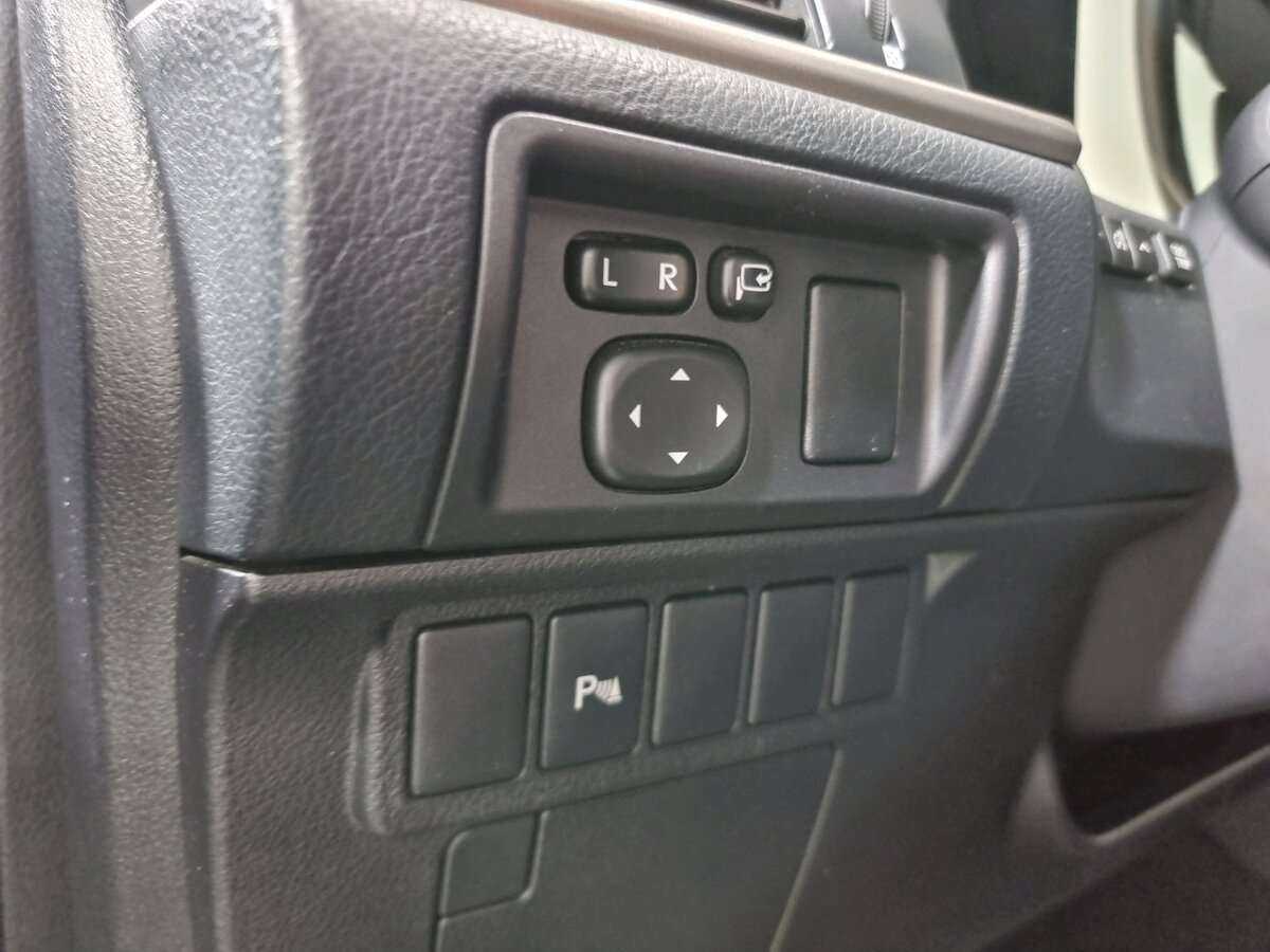 Lexus ES 200, 2016 Фото №10