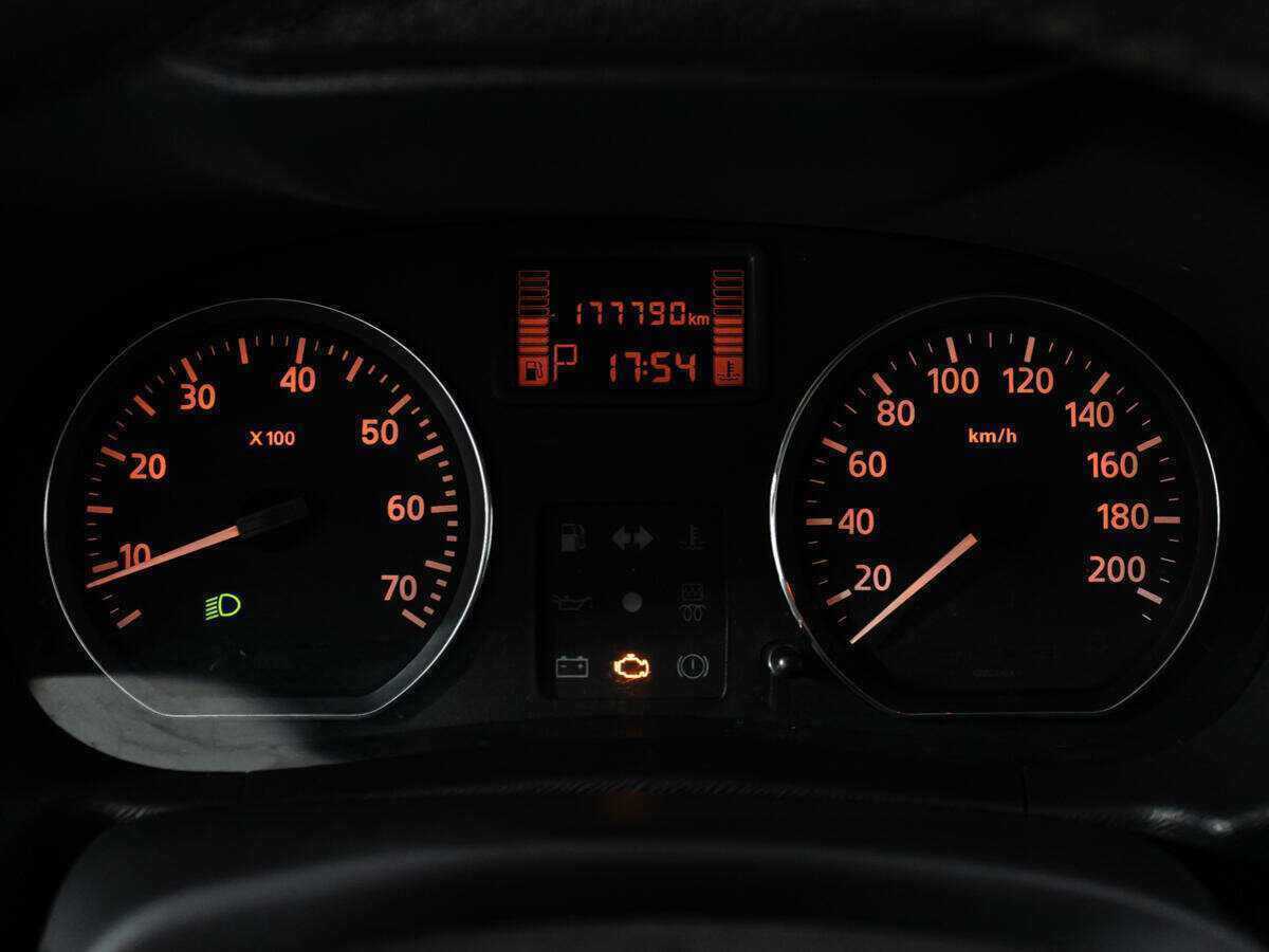 Nissan Terrano, 2015 Фото №12