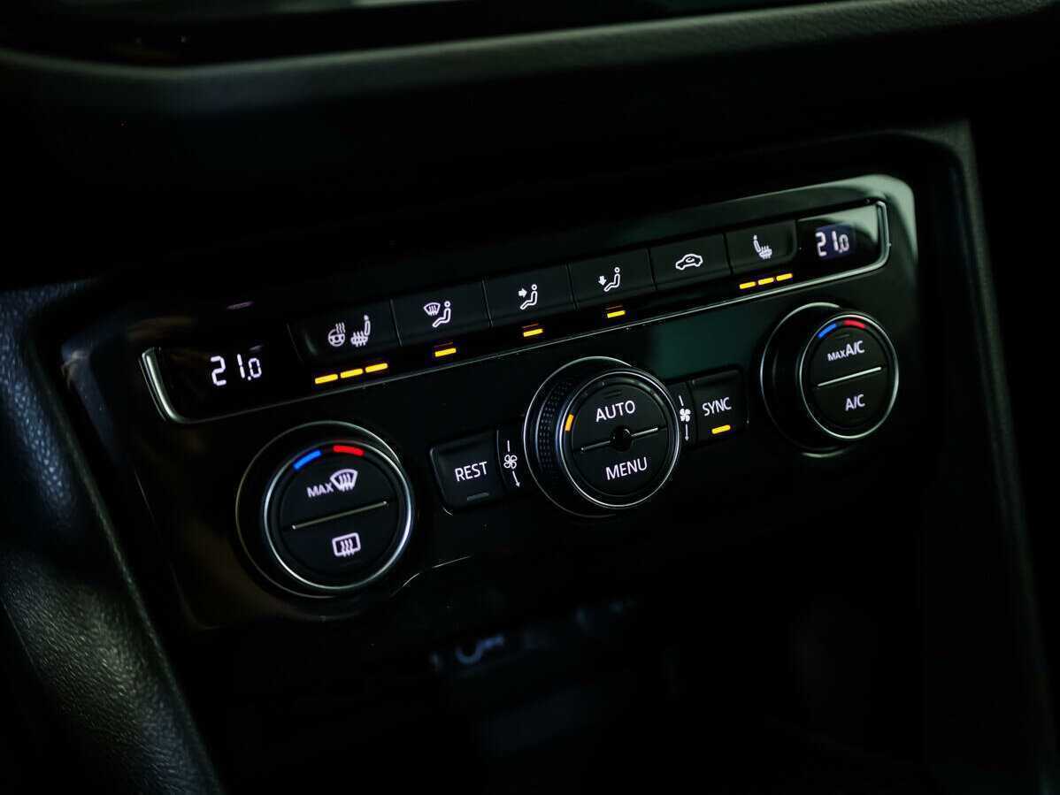 Volkswagen Tiguan, 2019 Фото №14