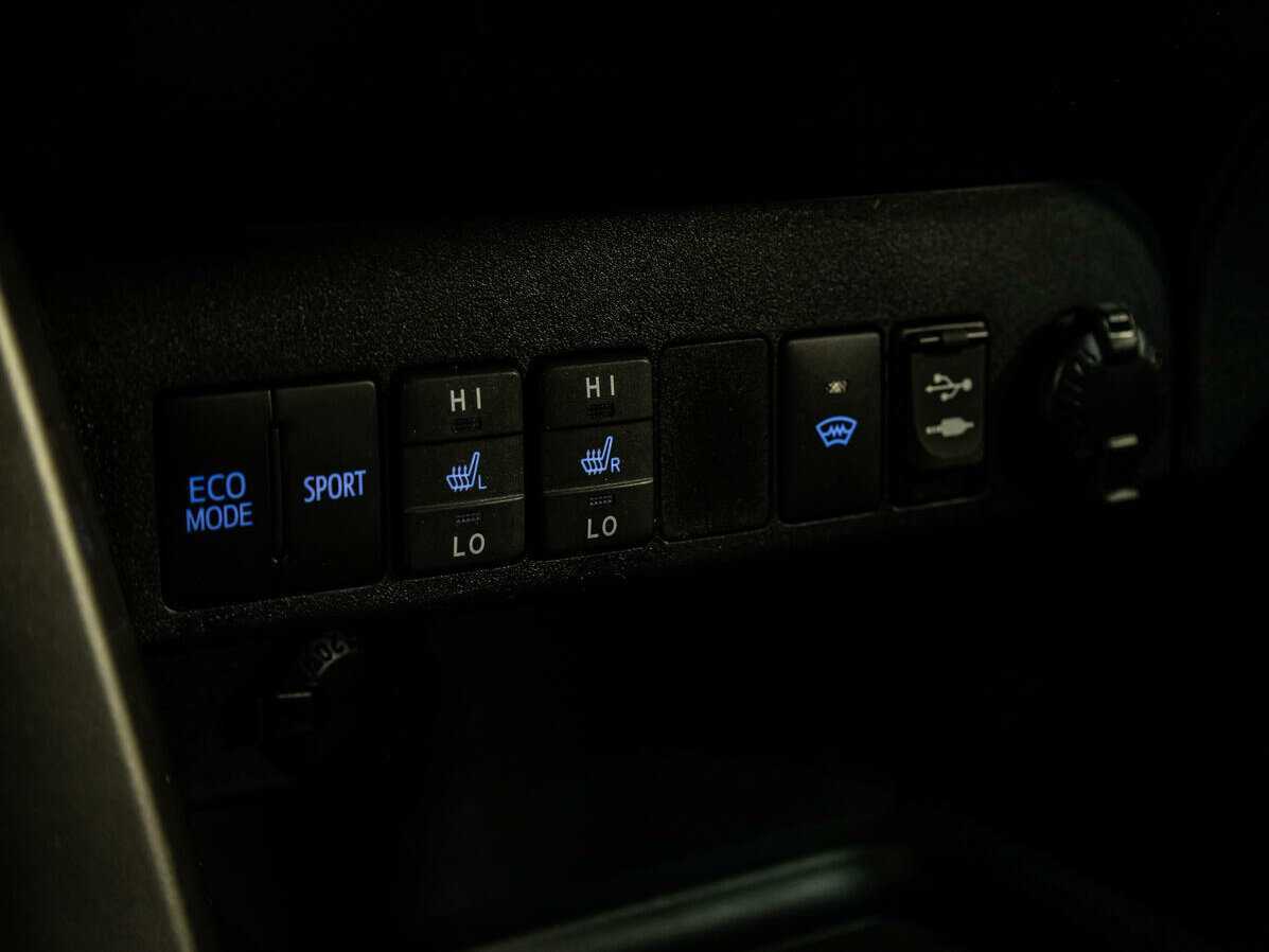 Toyota RAV4, 2015 Фото №21