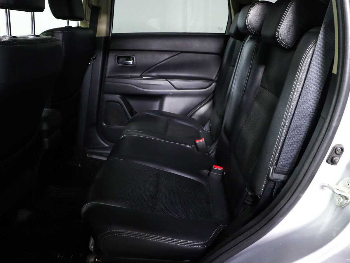 Mitsubishi Outlander, 2017 - 193 623 км. | Фото №8