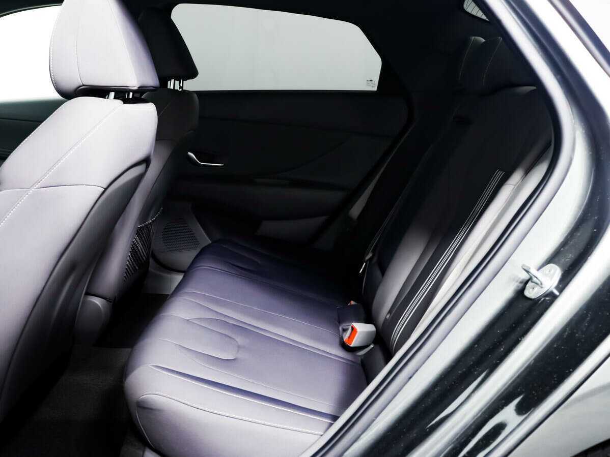 Hyundai Elantra, 2021 Фото №12