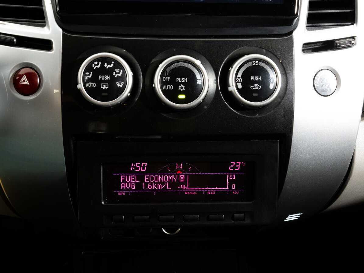 Mitsubishi Pajero Sport, 2014 Фото №14