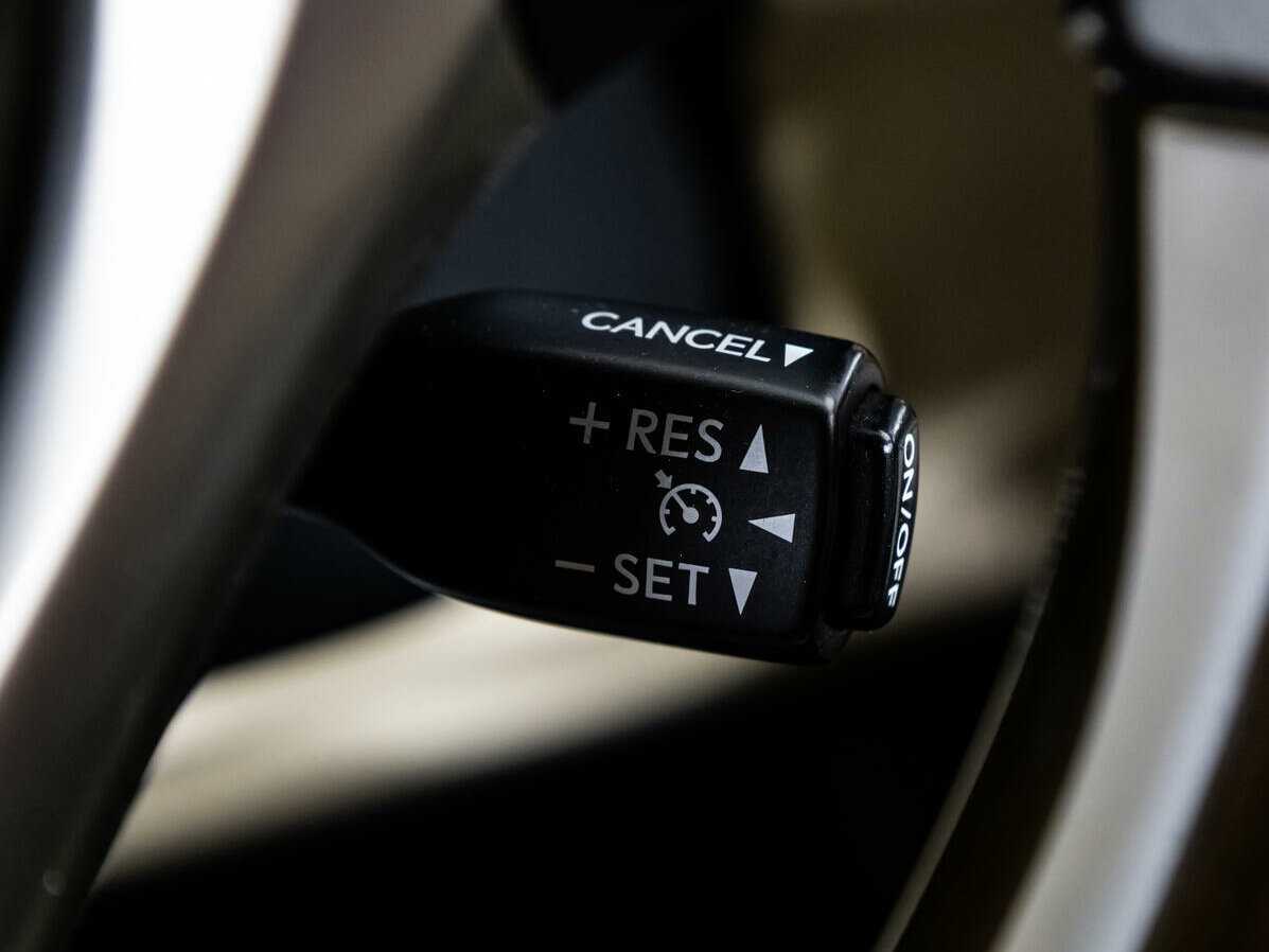 Lexus ES 300h, 2014 Фото №18