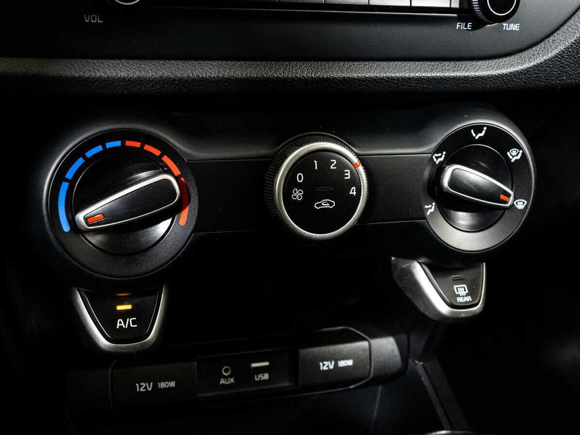 Kia Rio X-Line, 2018 Фото №11