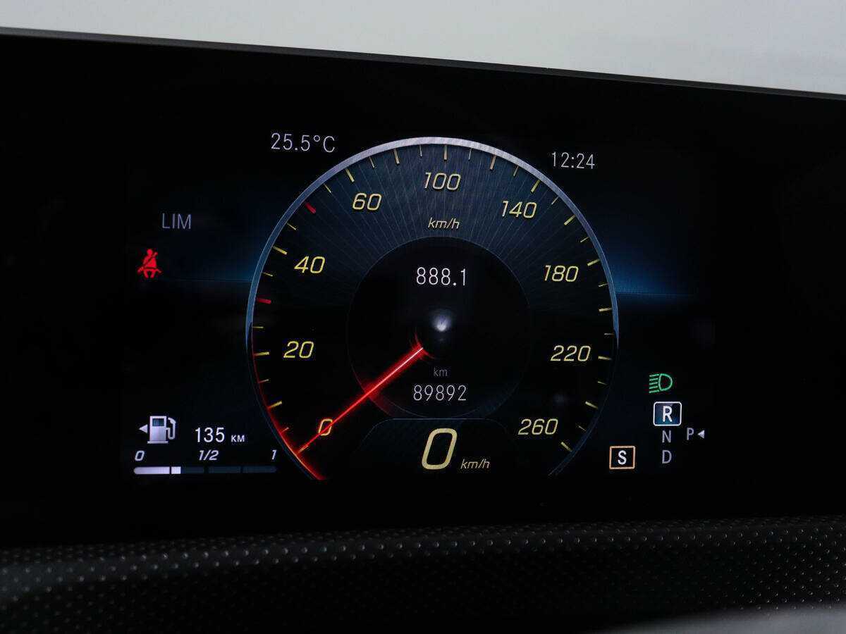 Mercedes-Benz CLA 200, 2019 Фото №11