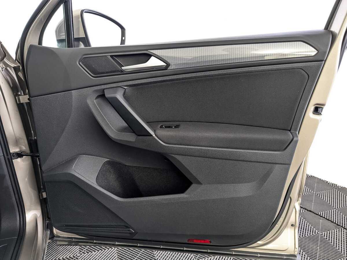 Volkswagen Tiguan, 2021 Фото №21