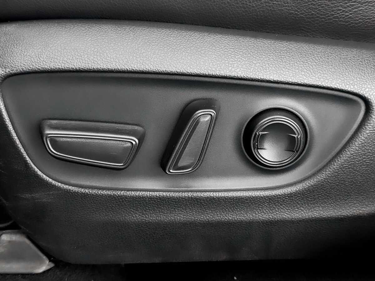 Toyota RAV4, 2020 Фото №16