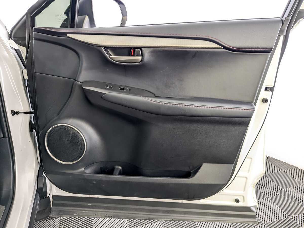 Lexus NX 200t, 2015 Фото №21