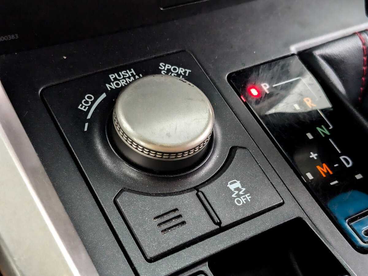 Lexus NX 200t, 2015 Фото №24