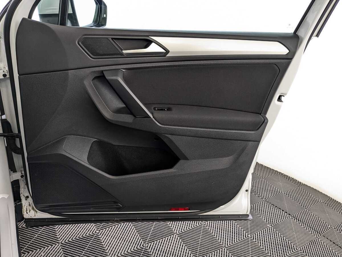 Volkswagen Tiguan, 2018 Фото №21