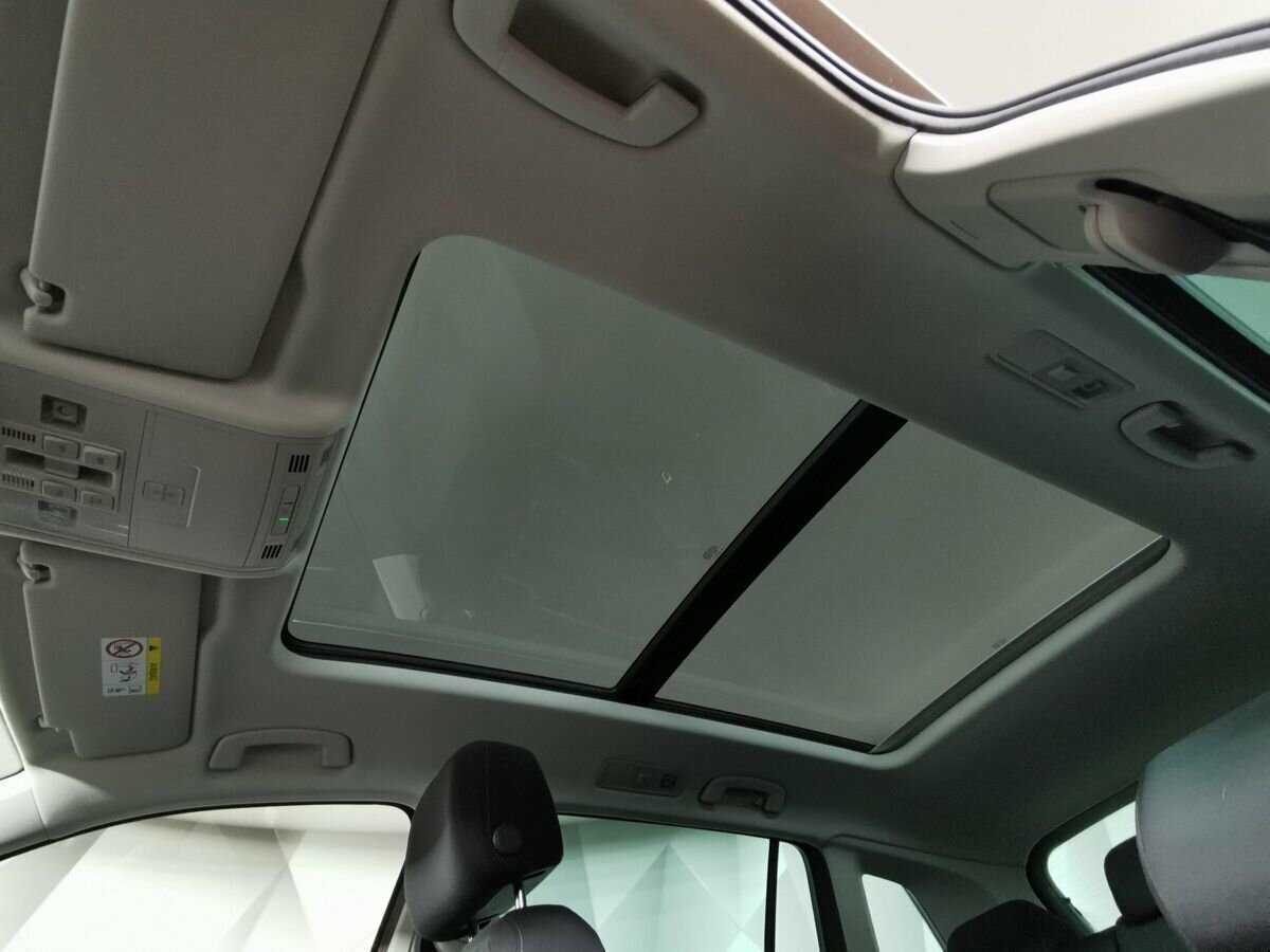 Volkswagen Tiguan, 2018 Фото №17