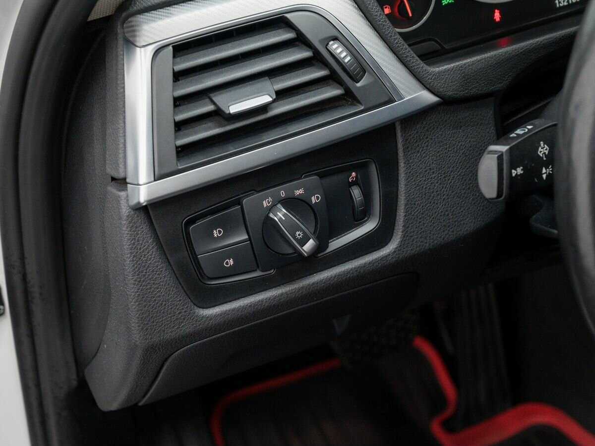 BMW 3 серии 320d xDrive, 2017 Фото №16