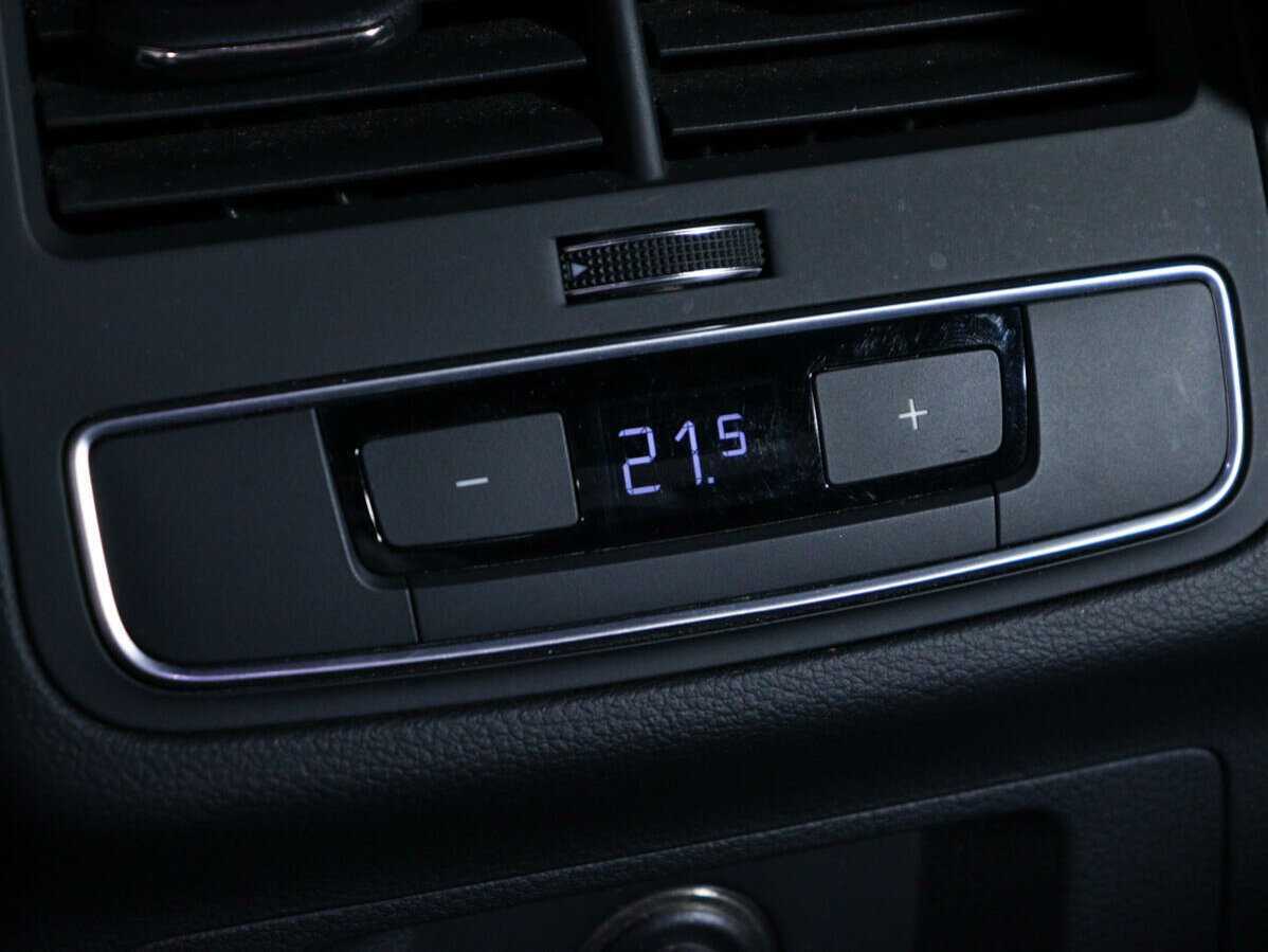 Audi A4, 2016 Фото №17