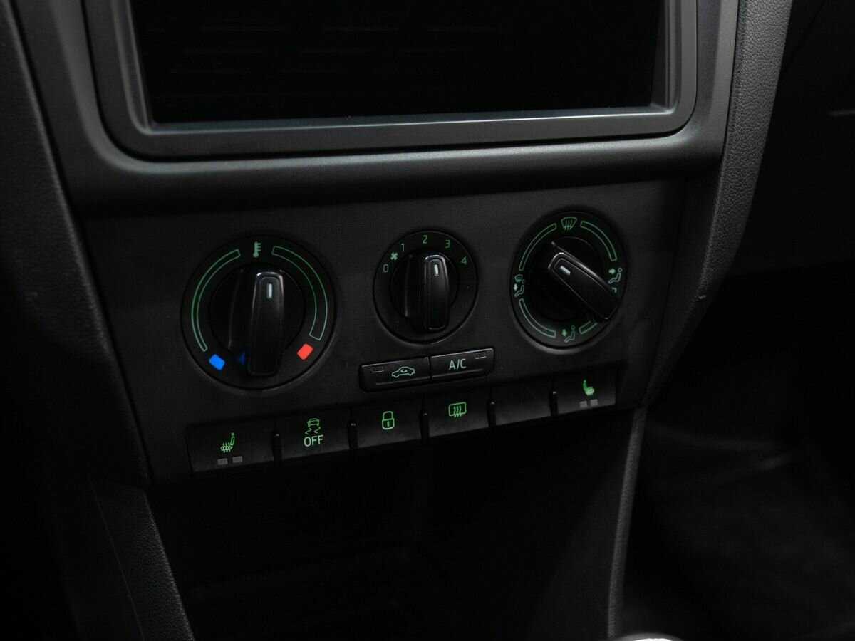 Skoda Rapid, 2017 Фото №19