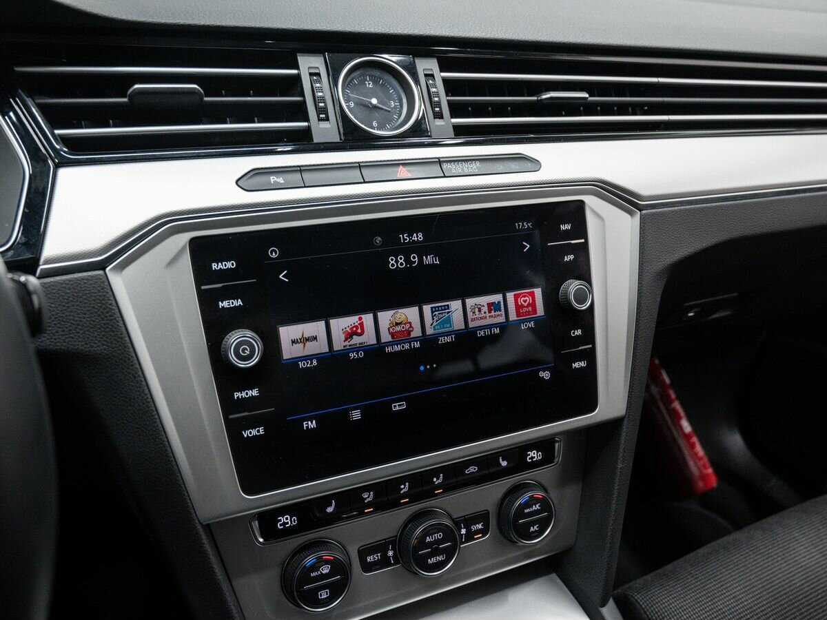 Volkswagen Passat, 2018 Фото №19