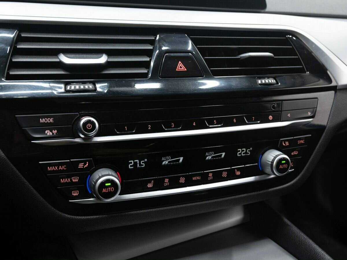 BMW 5 серии 520i, 2019 Фото №25