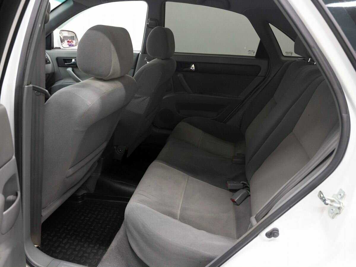 Daewoo Gentra, 2013 Фото №10