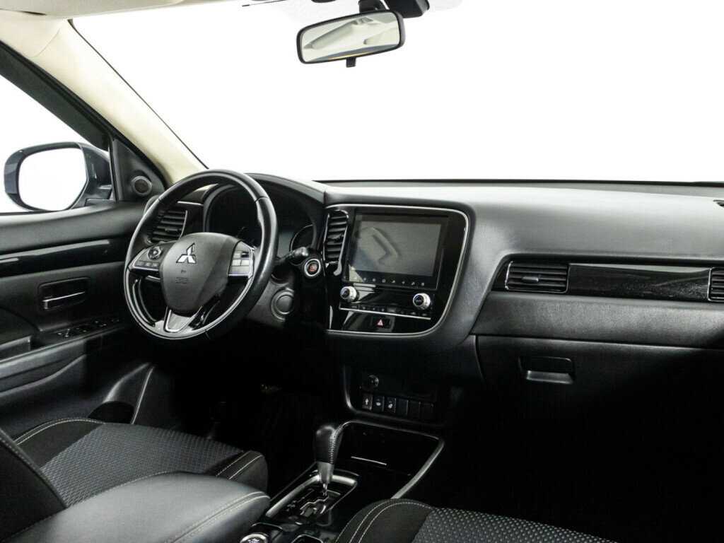 Mitsubishi Outlander, 2021 Фото №9