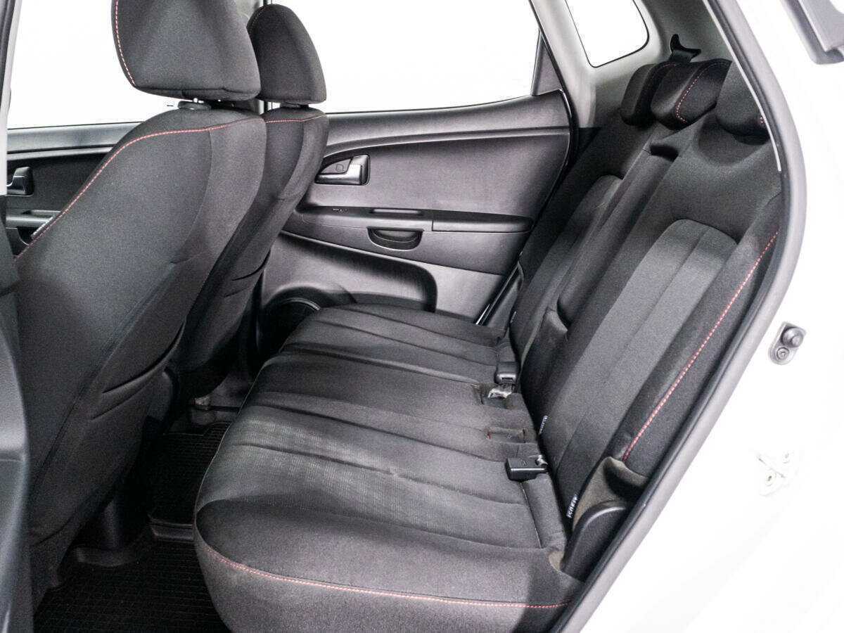 Kia Venga, 2015 Фото №10