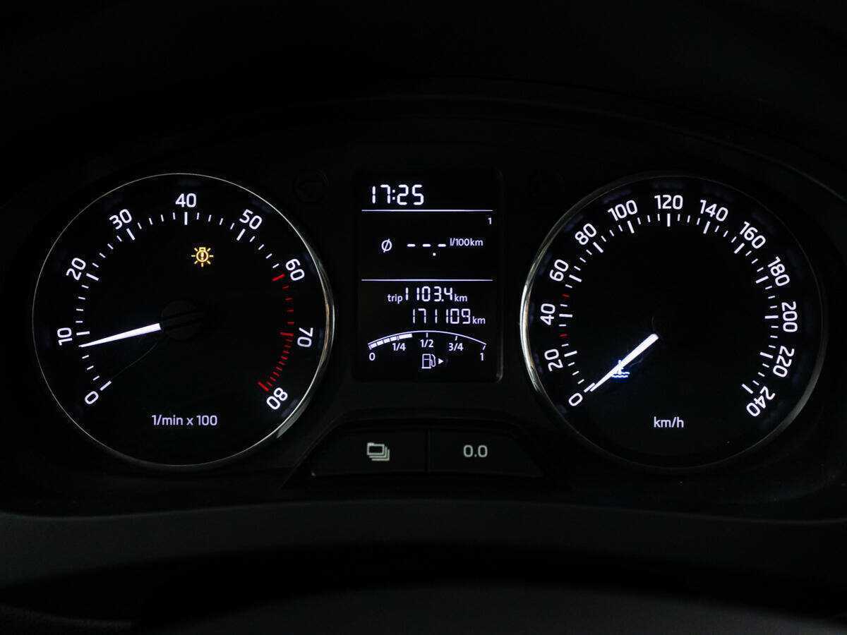 Skoda Rapid, 2014 Фото №12