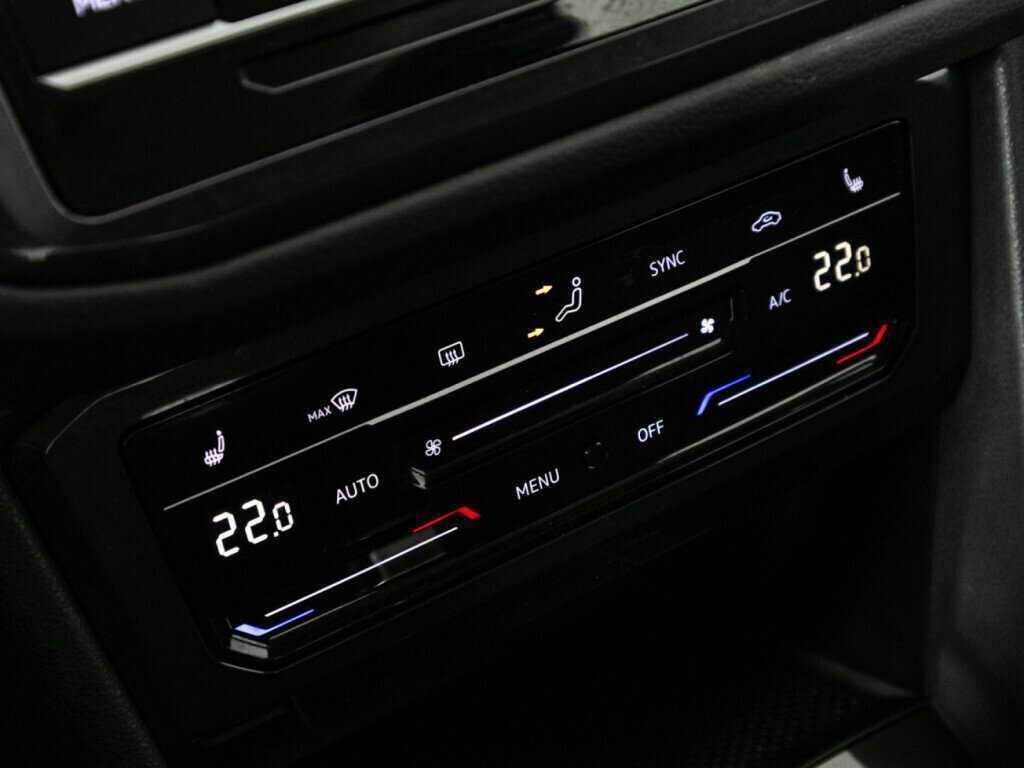 Volkswagen Tiguan, 2021 Фото №16