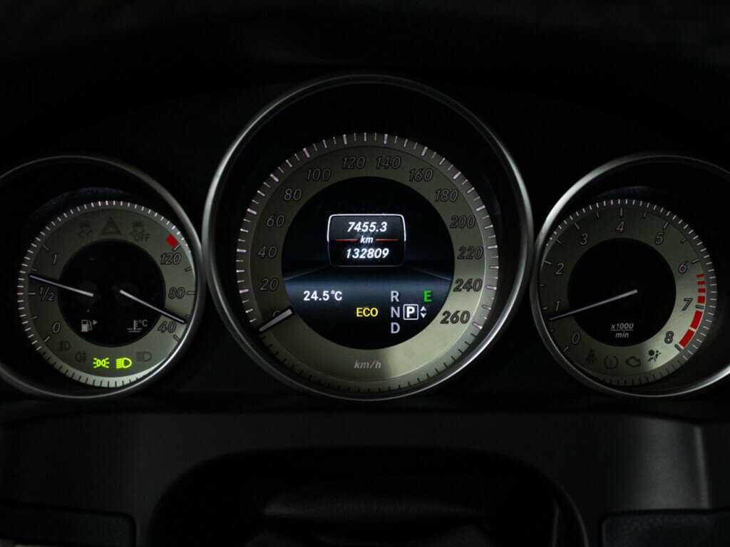 Mercedes-Benz E-Класс 200, 2015 Фото №12