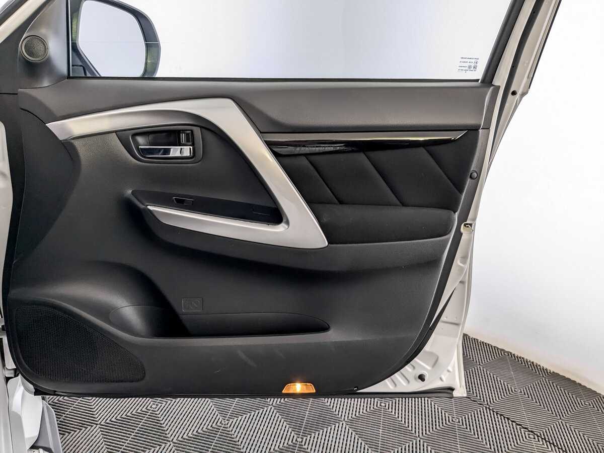 Mitsubishi Pajero Sport, 2018 Фото №23