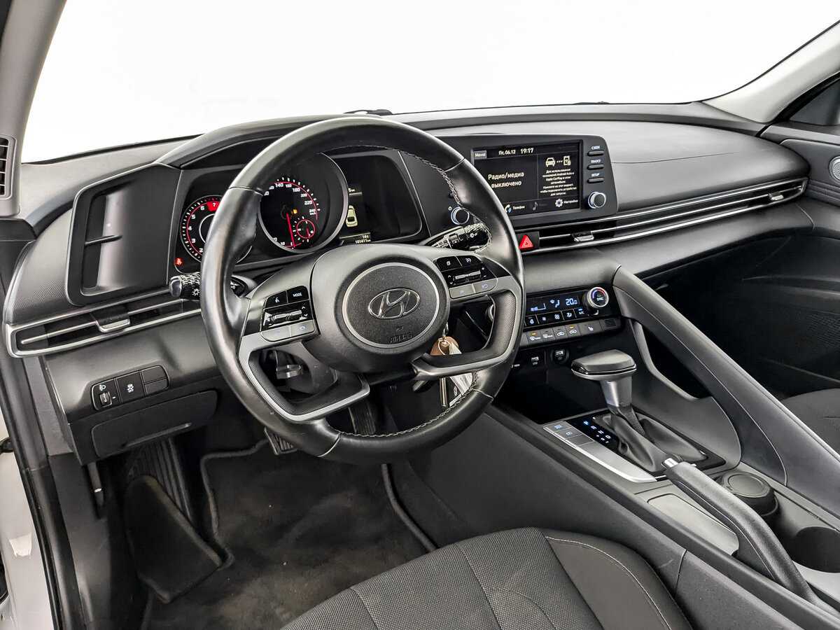 Hyundai Elantra, 2021 Фото №16