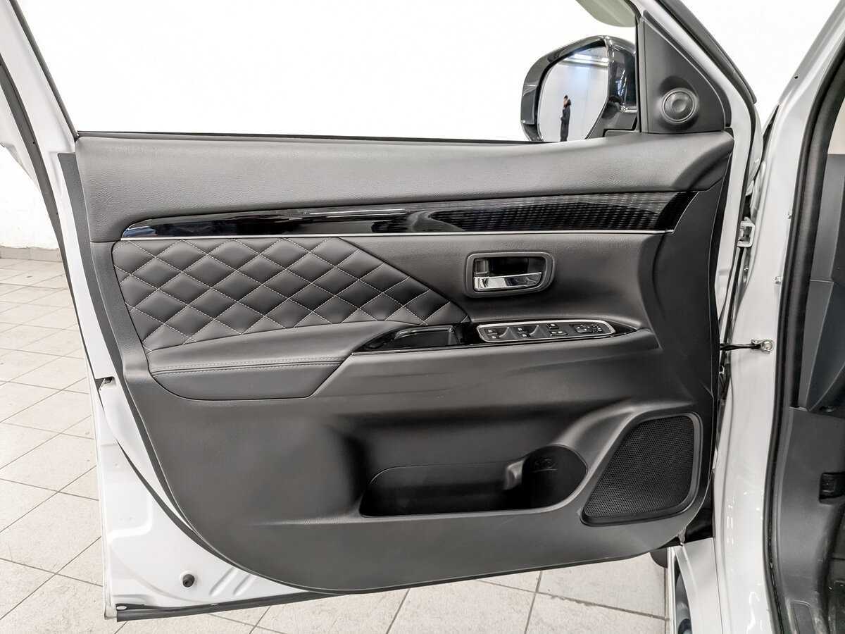Mitsubishi Outlander, 2022 Фото №19