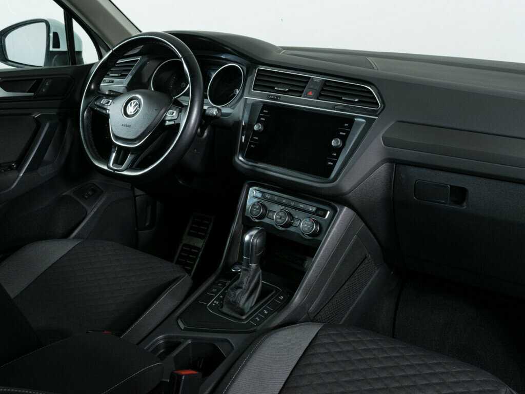 Volkswagen Tiguan, 2018 Фото №9